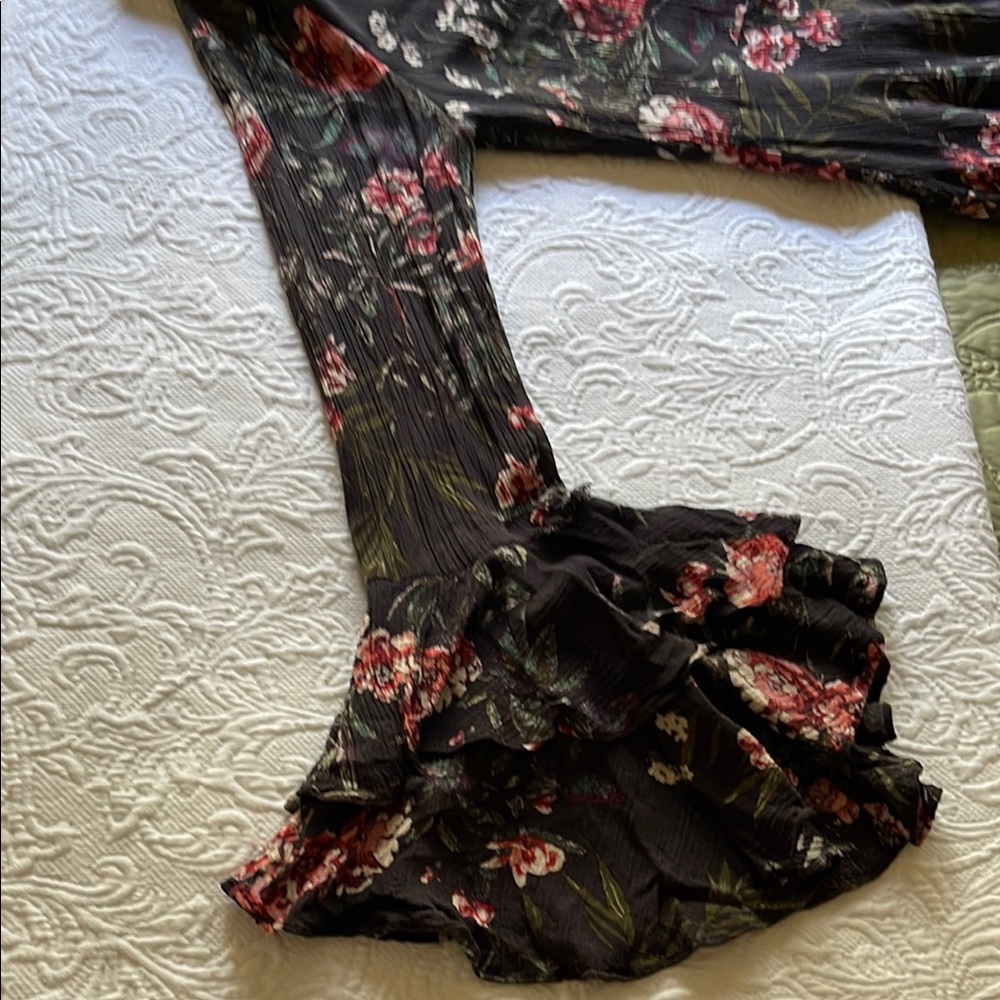 Floral Long Sleeve Dress - Picture 6 of 7